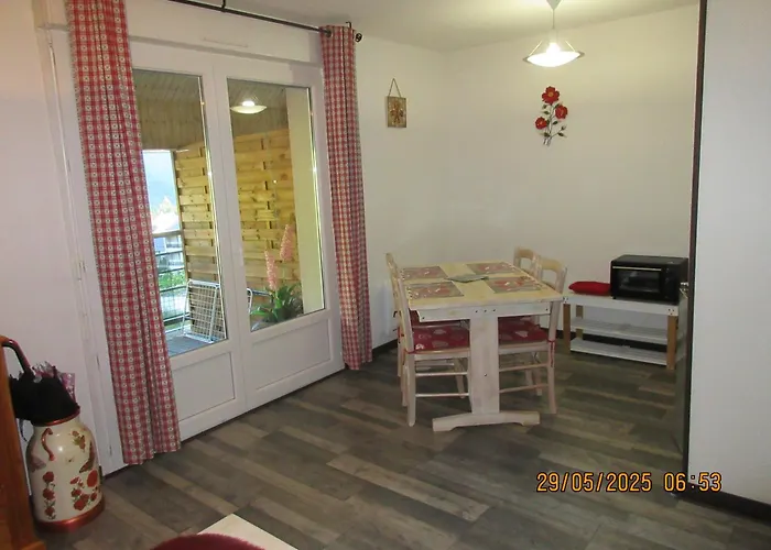 Апартаменты Cerisema Pyrenees Zenith Люс-Сен-Совёр